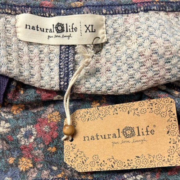Natural Life waffle knit button front tee. Size XL. NWT. slim fit. - Picture 7 of 8